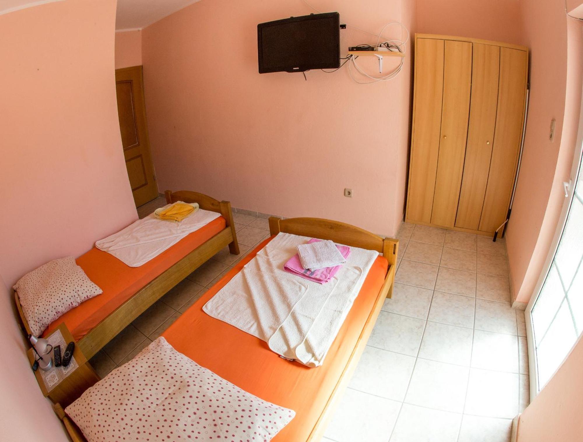 Guest House Almond Bečići Rum bild