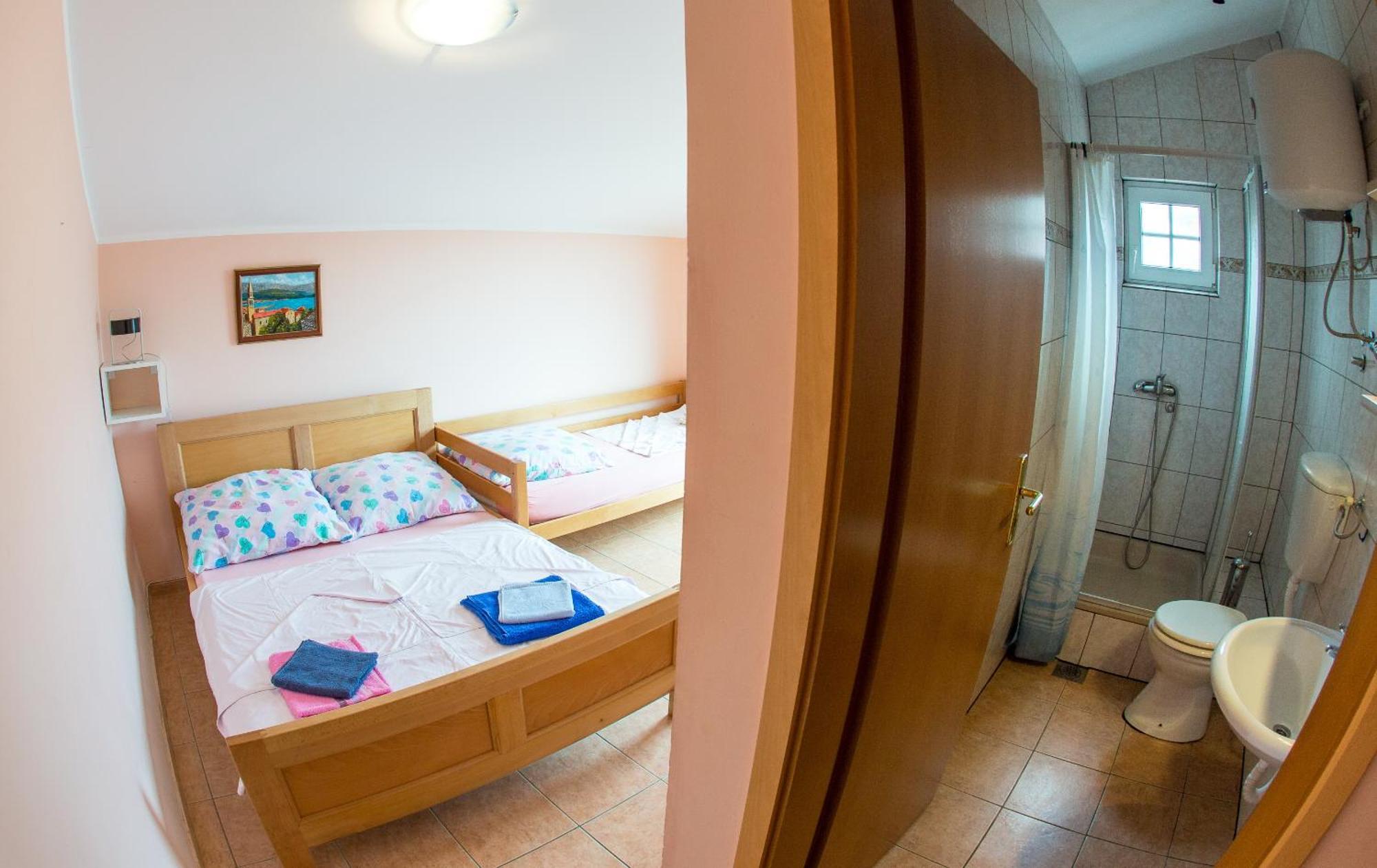 Guest House Almond Bečići Rum bild