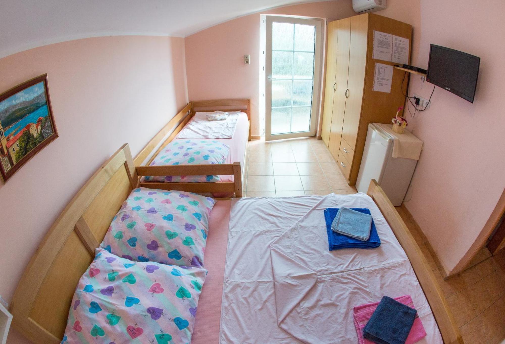 Guest House Almond Bečići Exteriör bild