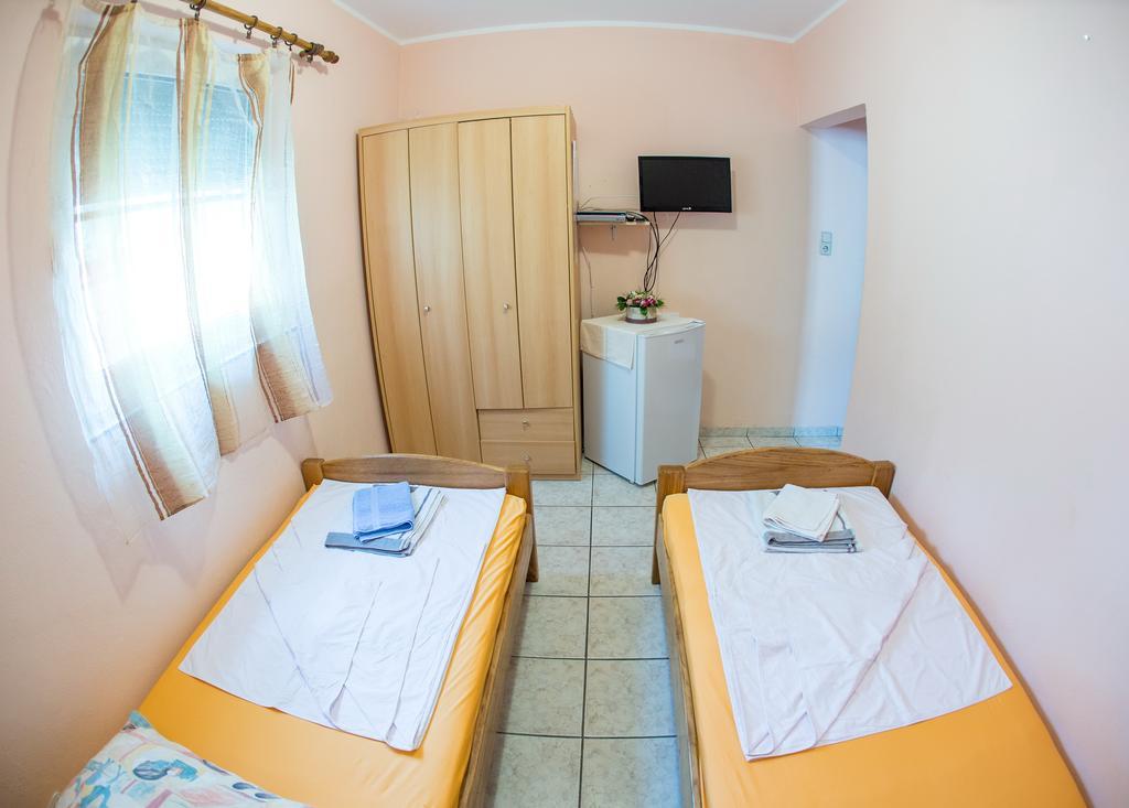 Guest House Almond Bečići Exteriör bild