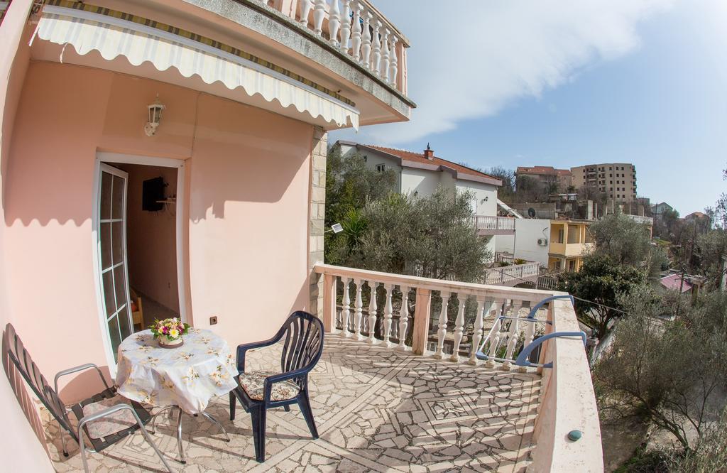 Guest House Almond Bečići Rum bild