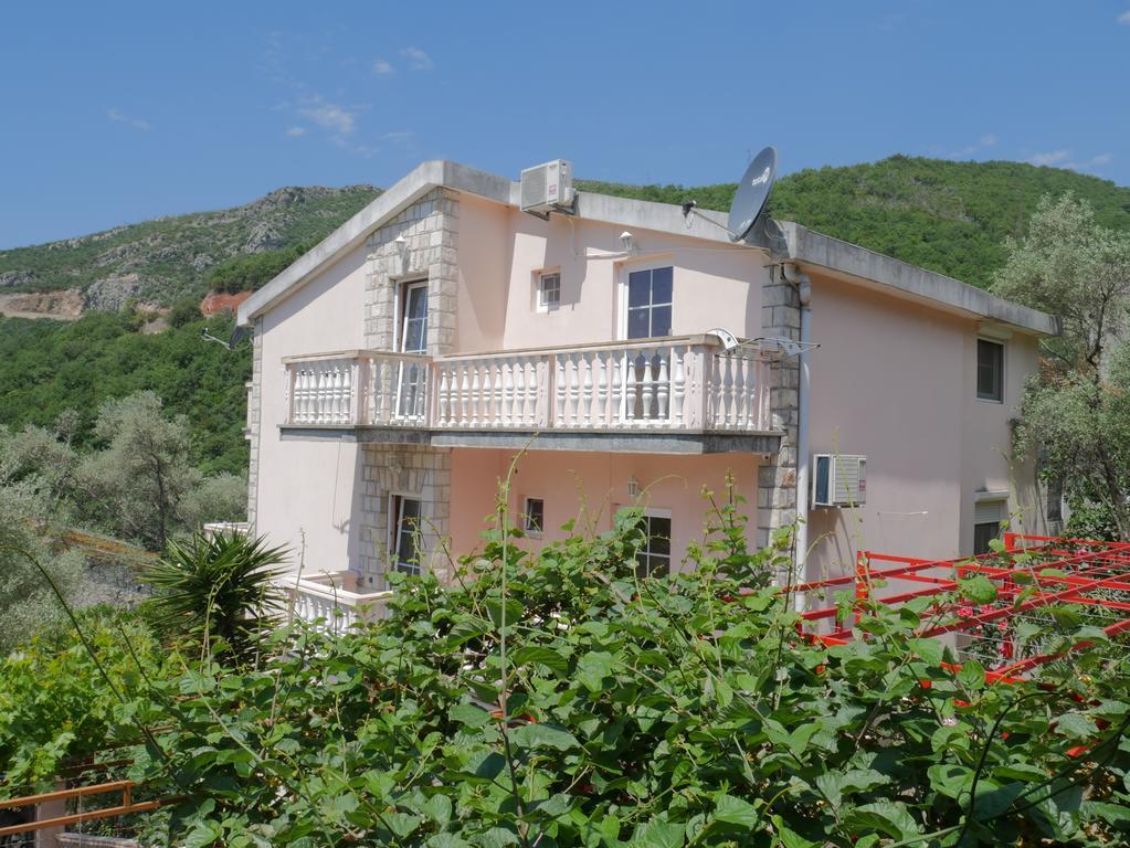Guest House Almond Bečići Exteriör bild